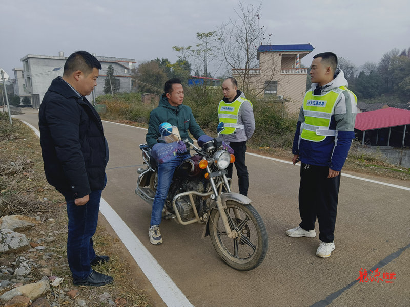 整治交通问题顽瘴痼疾 | 万水乡：人大代表助力交通保安全