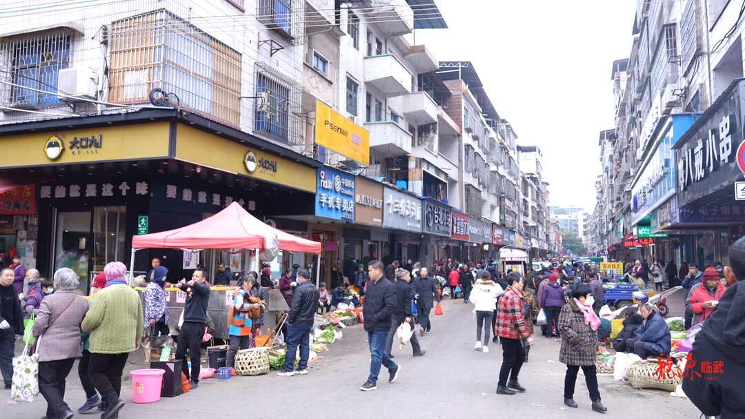 新春走基层｜赶年集 备年货 欢欢喜喜迎新年