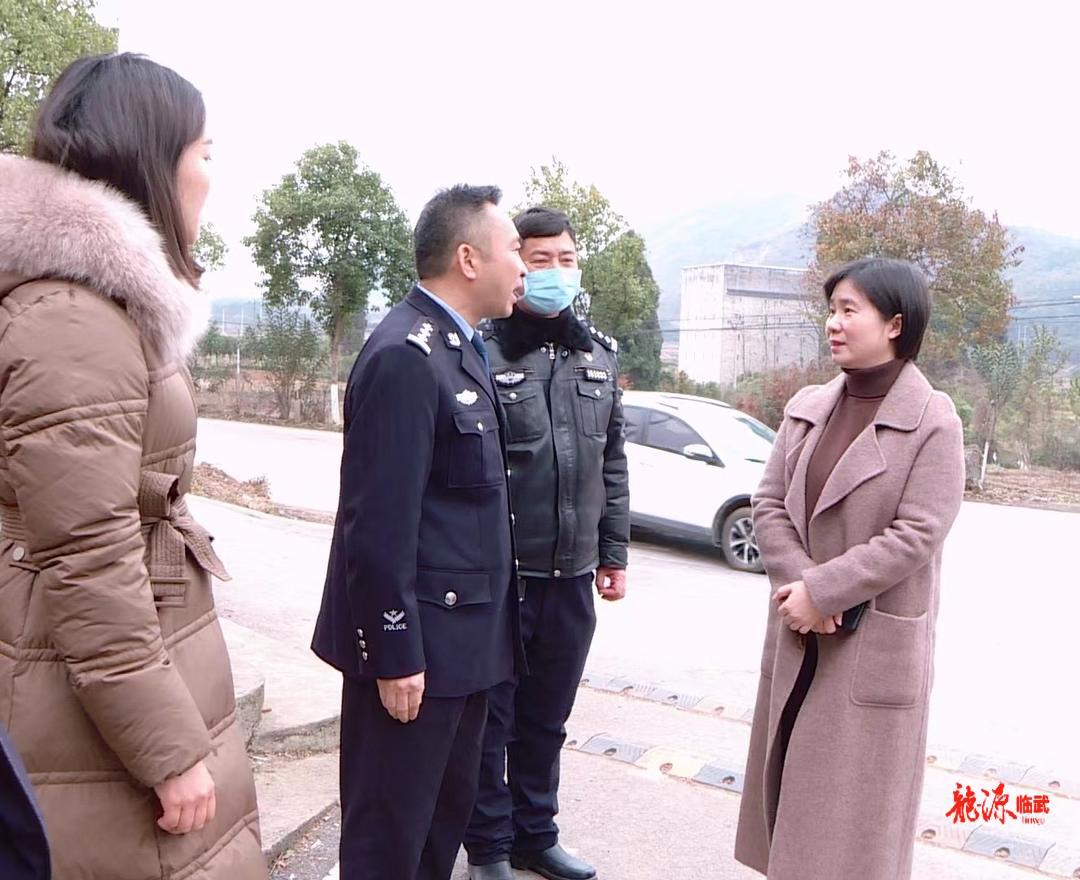 尹海莲到汾市镇检查春节假期安全生产工作