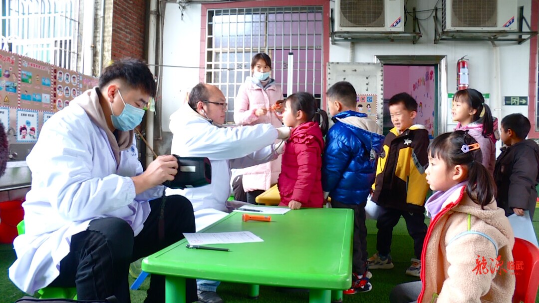 临武县妇计中心：开展幼儿园入园体检 为孩子的健康把关