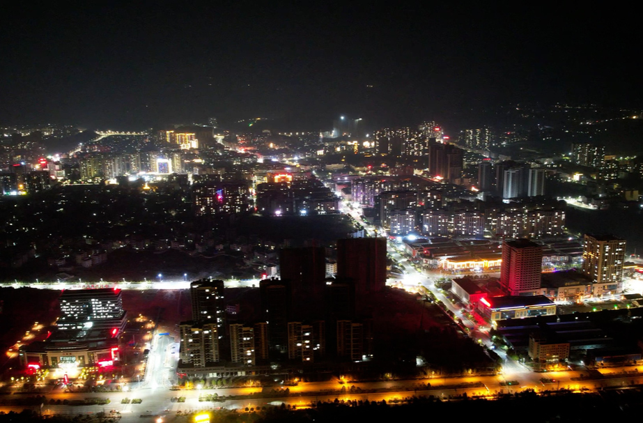 奋进的春天｜“小店经济”点燃城市烟火气