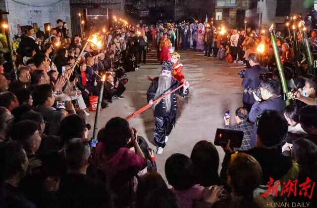 【新湖南】临武县斗水坪村：上演别样“夜故事”
