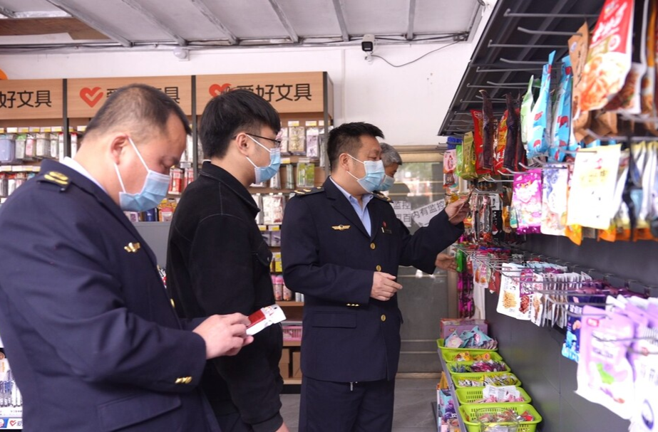 临武县市场监督管理局：守护师生“舌尖上的安全”