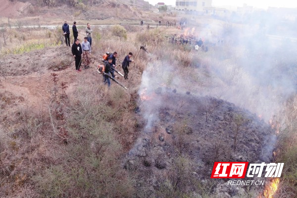 【红网时刻】临武县南强镇以“练”强技 筑牢森林防火“安全关“