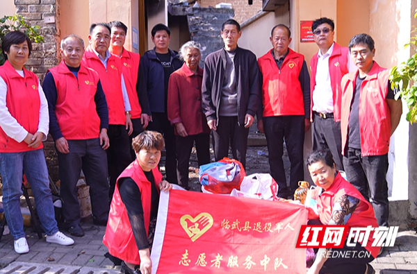 【红网时刻 湖南频道】临武：八旬老人家中失火 爱心人士踊跃捐款捐物