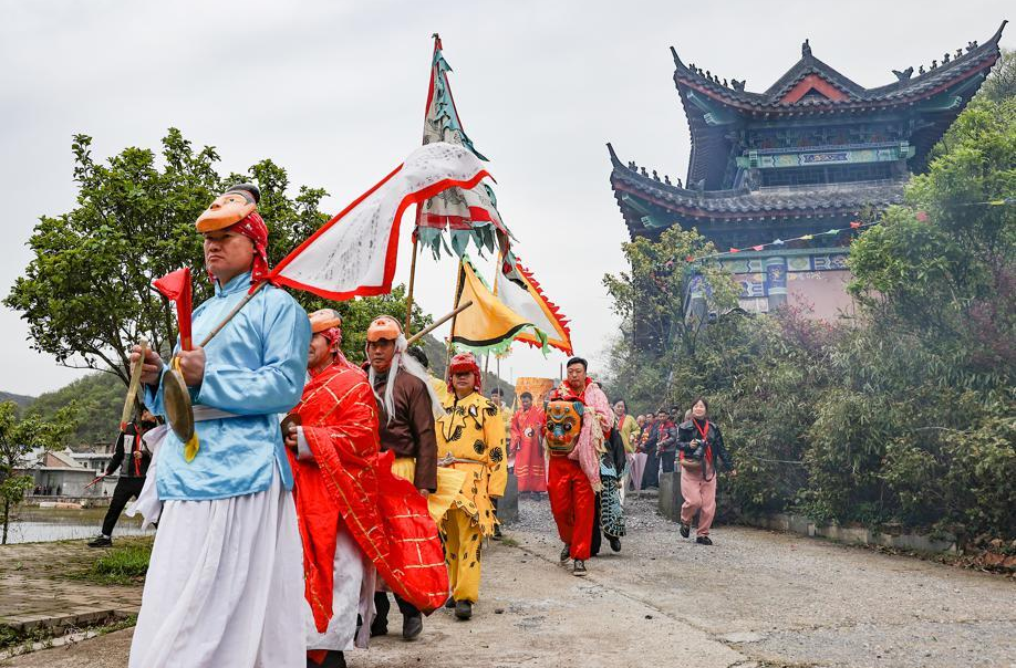 【中国日报海外英文版】In Hunan, Nuo Opera drives bad things away