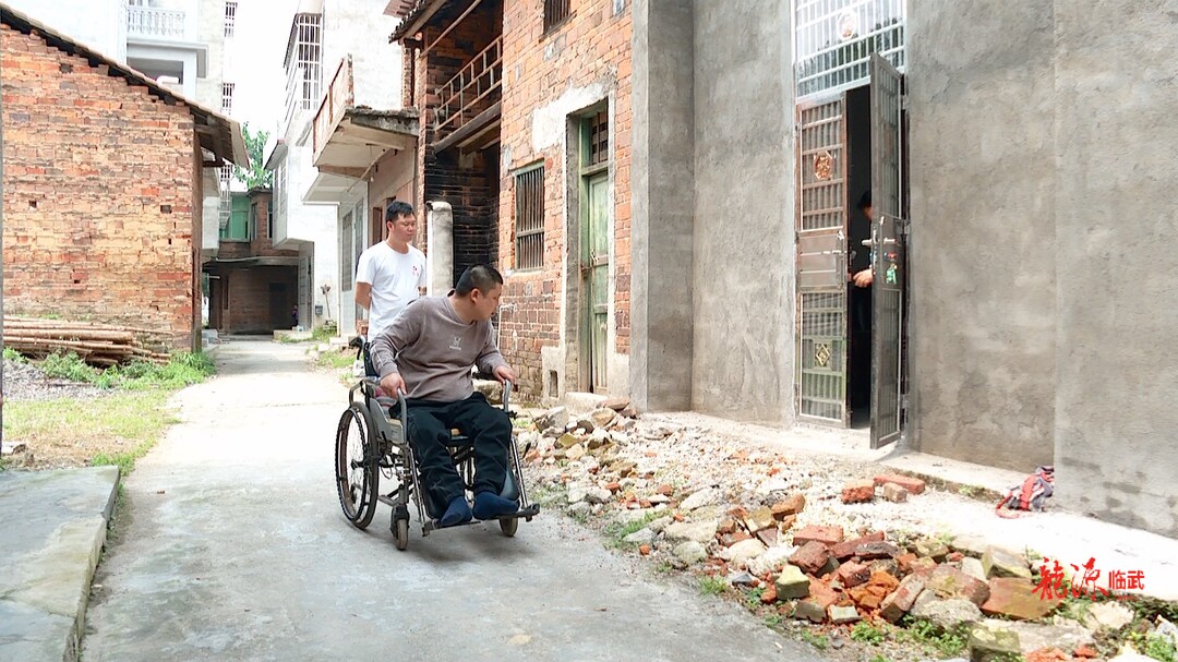 打好“发展六仗”｜临武县启动2023年困难残疾人家庭无障碍改造工作
