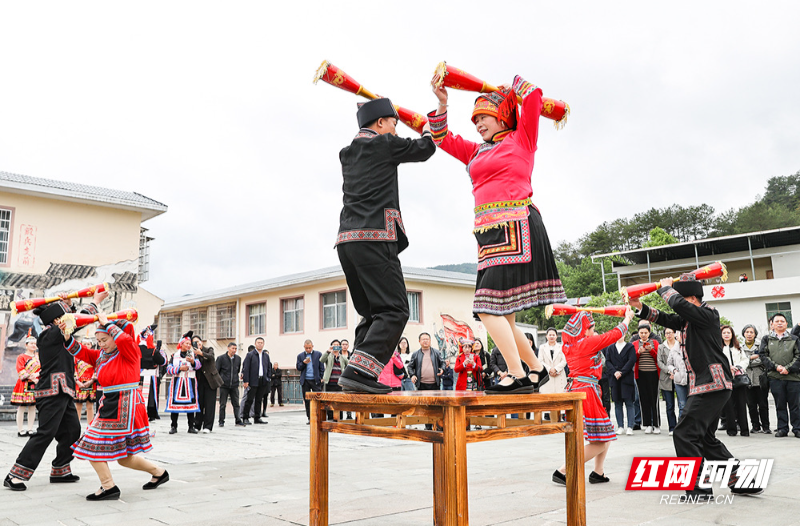 【红网时刻】临武汝城两地瑶乡：以舞传情 以歌会友 促进瑶族文化传承