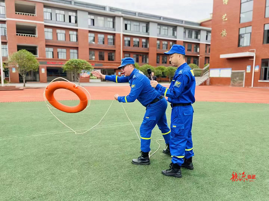 临武县八完小：防溺演练进校园   加固生命“防护墙”
