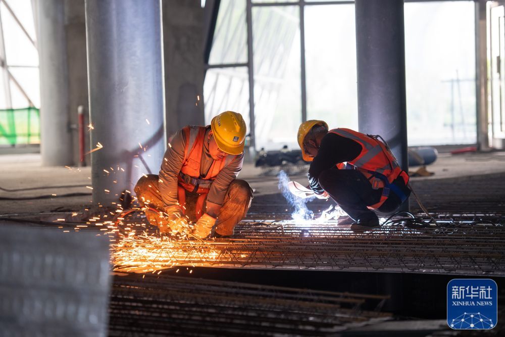 湖南郴州文体中心建设项目钢结构施工完成