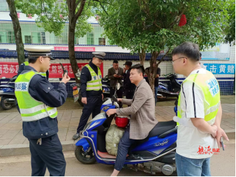 整治交通问题顽瘴痼疾 | 汾市镇：宣传整治两手抓两不误