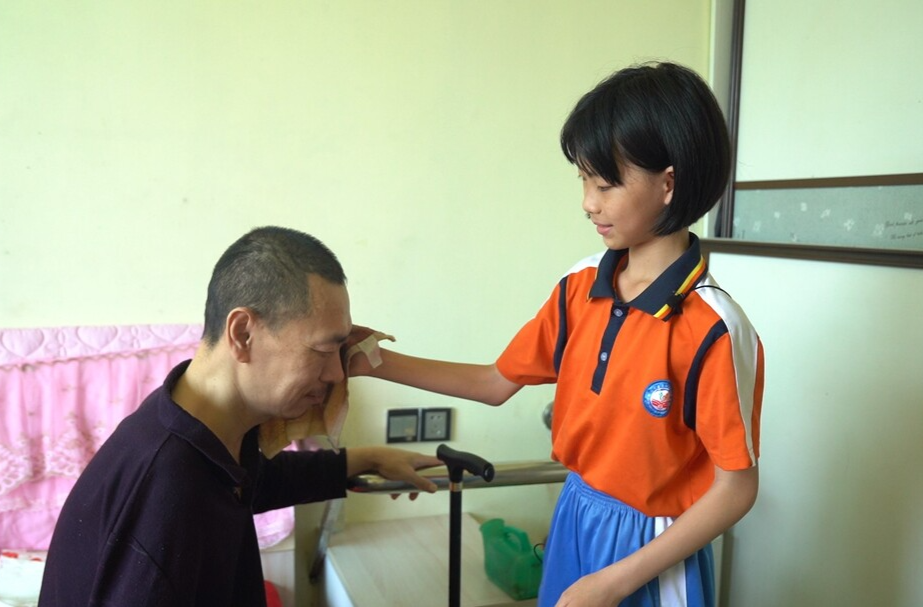 “最美孝心少年”雷甜甜：知孝心 践孝行