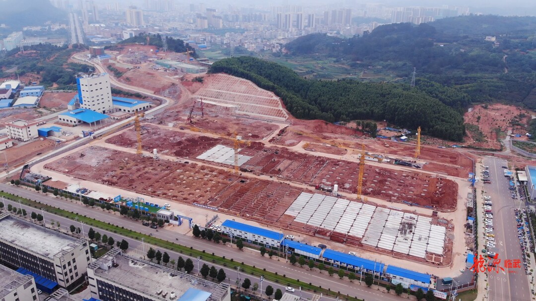 打好“发展六仗” | 湘粤（临武）电池产业集聚区：标准厂房建设项目（二期）铆足干劲施工忙
