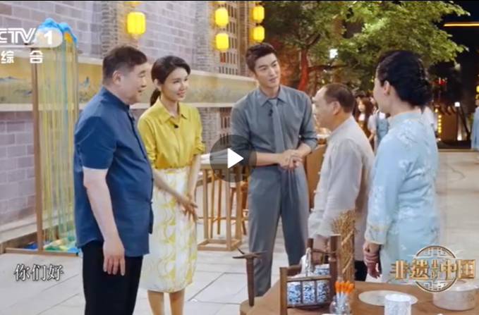 一张银片锤打50多万次后变身银壶