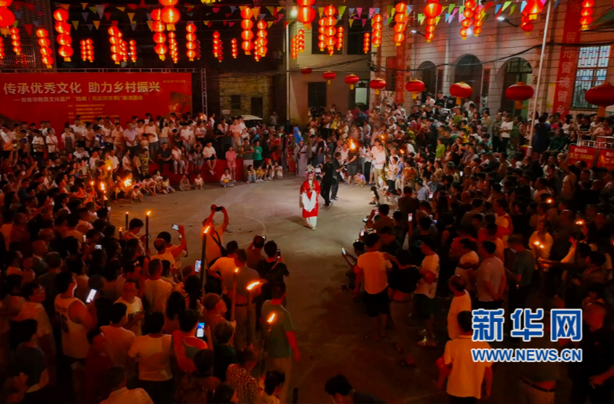 【新华社客户端】湖南临武：别样“夜故事” 技艺代代传