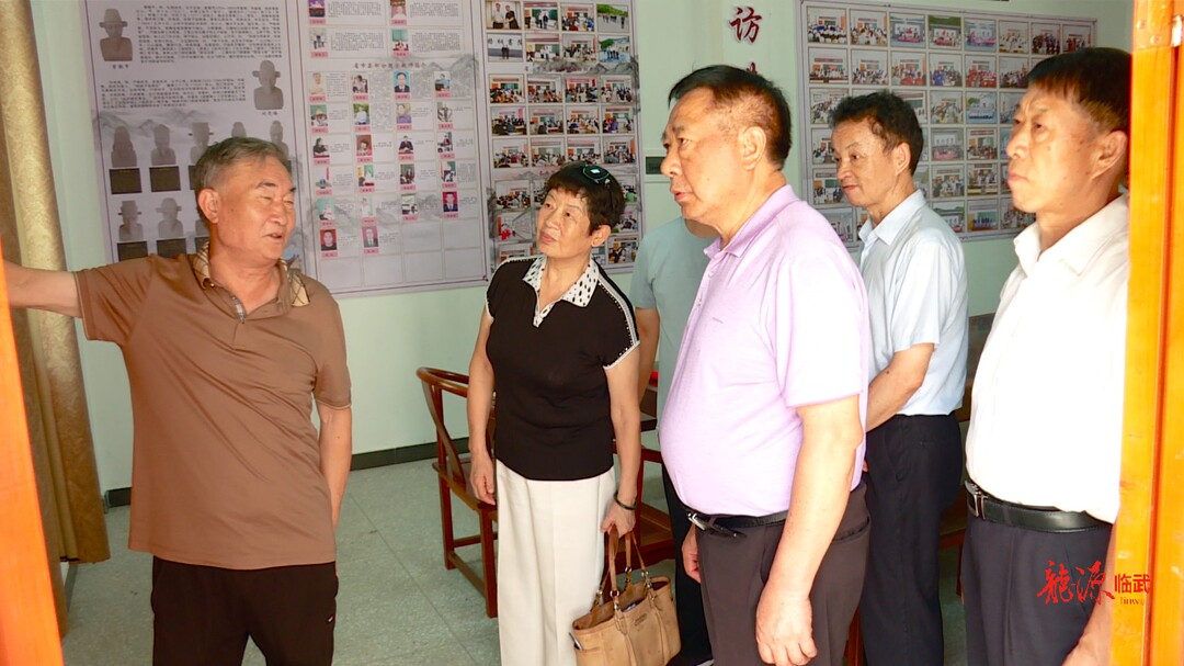 市关工委为梧桐书院捐赠国学书籍