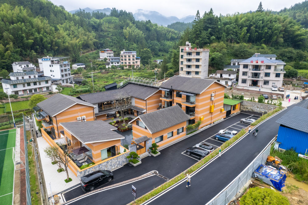 避暑消夏、丰富假期、促进消费——湖南“清凉经济”热现象一线见闻
