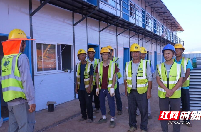 【红网时刻 湖南频道】建筑工人：用汗水为临武发展添砖加瓦