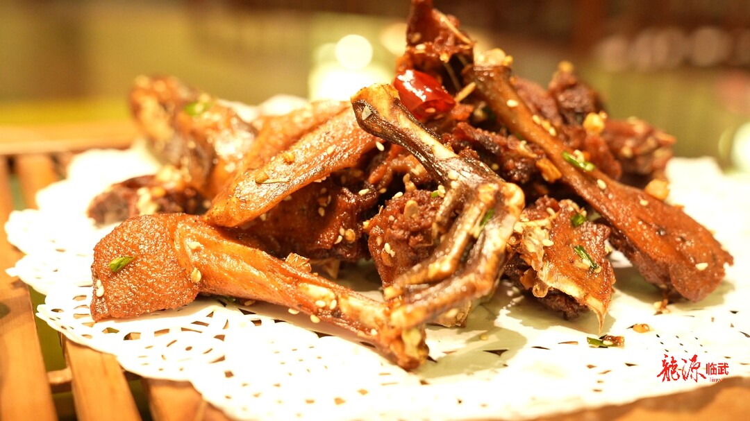 临武美食 | 临武手撕鸭：唇齿留香 一菜品五味