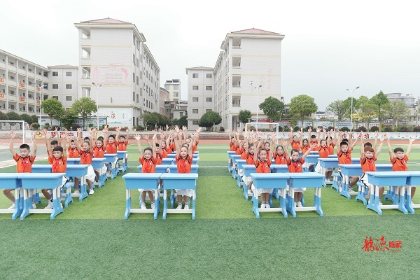 临武县六完小：舞动童心  “桌”而不凡