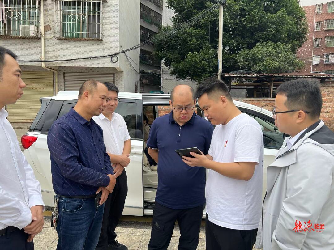 省生态环境厅水处领导来临检查入河排污口整治情况