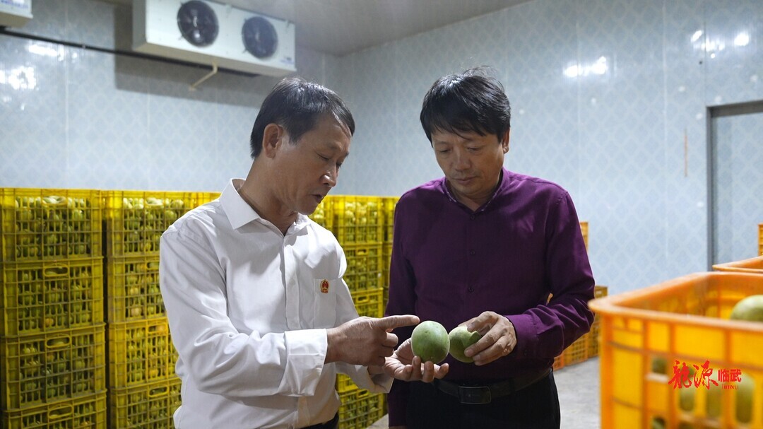 人民的代表 | 邓圣武：当好群众的“代言人”