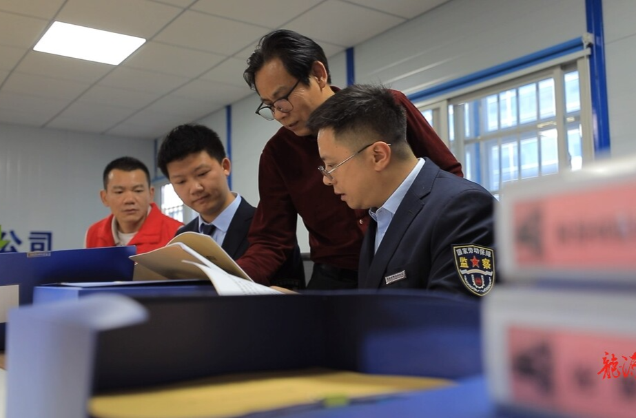集中发放拖欠工资17万余元！部门联动为农民工解决烦“薪”事