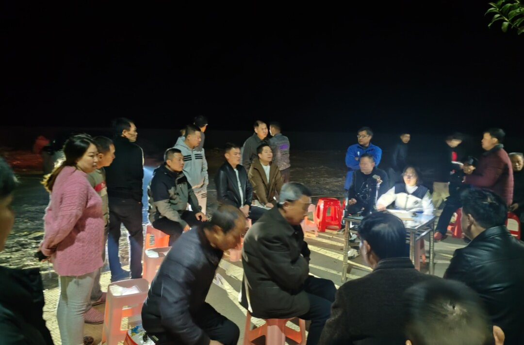 金江镇：屋场夜话密联系 干群携手解问题