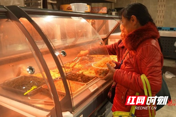 【红网时刻 湖南频道】临武：12月1日起全面禁用“生鲜灯”！你家附近的“生鲜灯”换了吗？