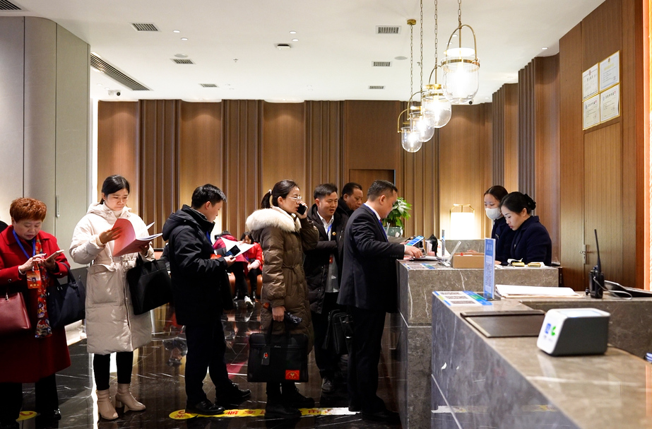 聚焦两会｜县政协十届三次会议将于明天开幕 委员陆续报到