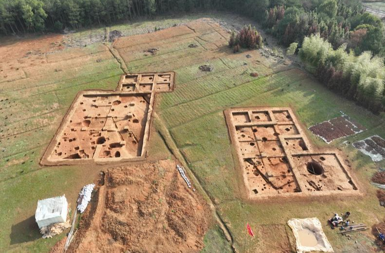 【新华社】湖南渡头古城遗址出土近万枚三国吴简