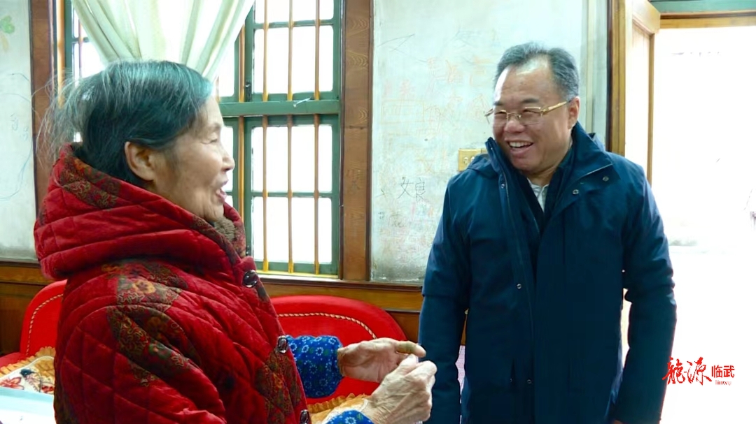 刘杨暗访乡镇低温雨雪冰冻灾害防范应对工作