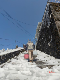 冒雪抢修！气象服务不停