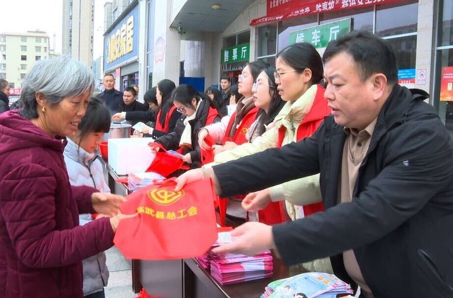 “送万福、进万家”书法公益活动暖人心