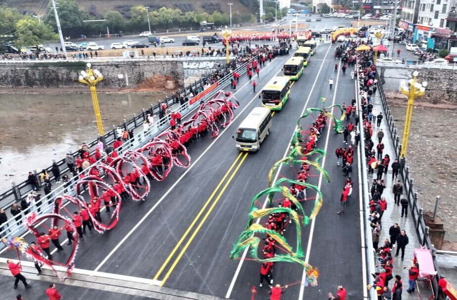 临武大桥重建暨陶家环岛改造工程竣工通车