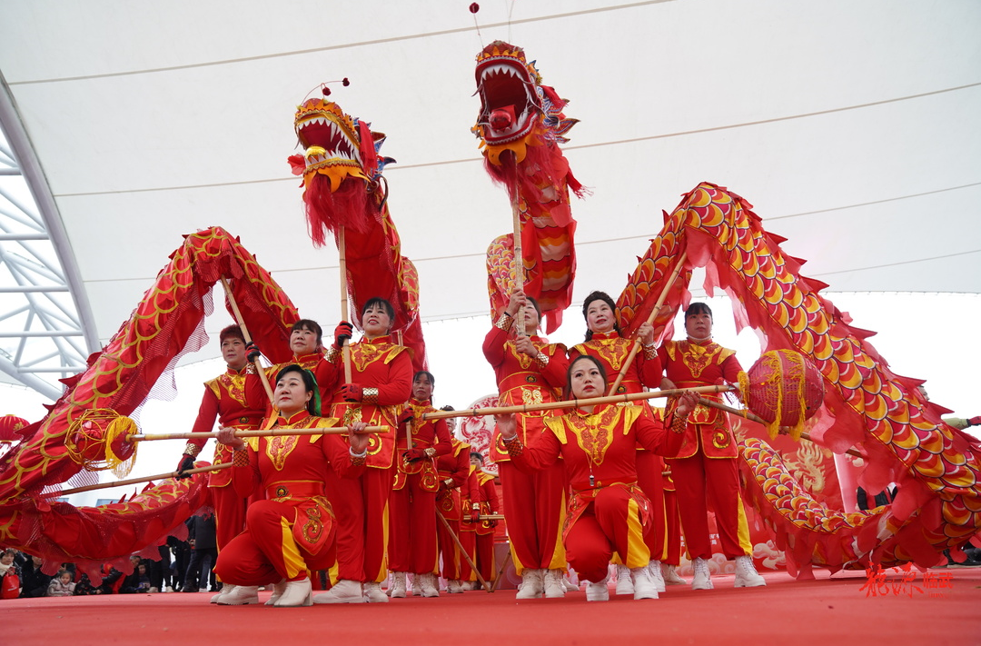 我们的节日·元宵｜新闻特写：舞龙闹元宵 年味拉满