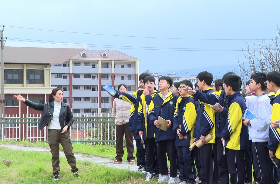 世界气象日：让学生乐享“气象科普大餐”