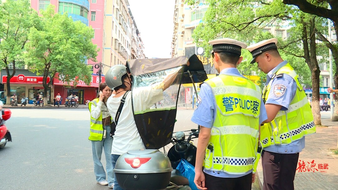 临武县开展道路交通安全整治年第三次联合执法及宣教行动