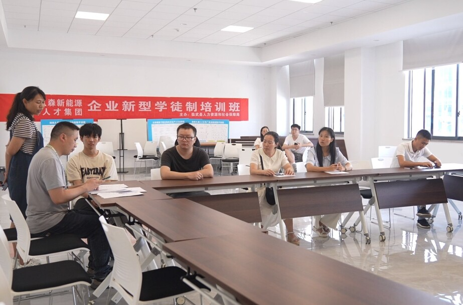 “点对点”送工入企 实现企业与求职者“双向奔赴”