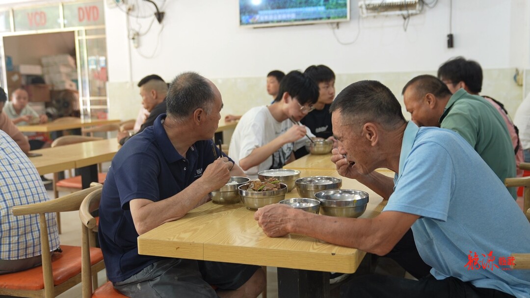 “长者餐厅”里的幸福“食”光