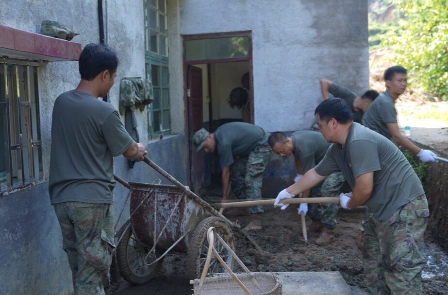 资临携手 风雨同舟｜闻令而动 临武县民兵应急分队转战资兴州门司