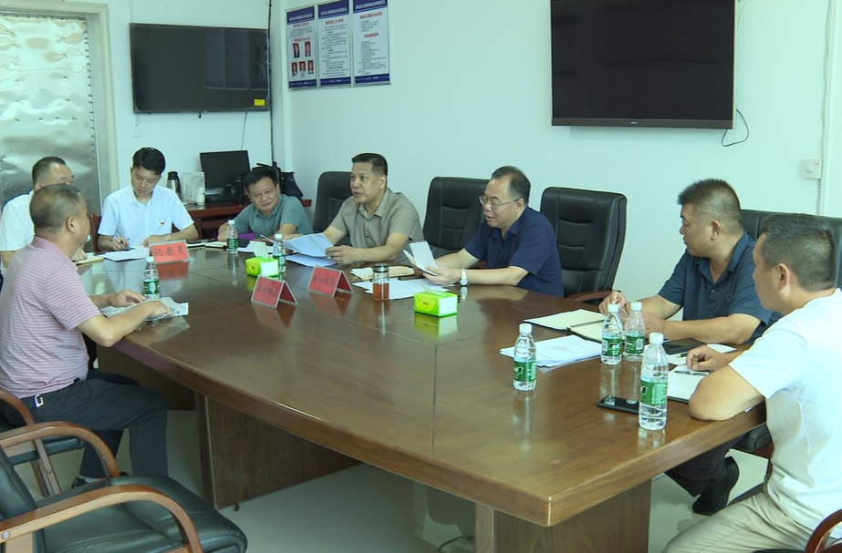 刘杨到武水镇接访 倾听民声解民忧