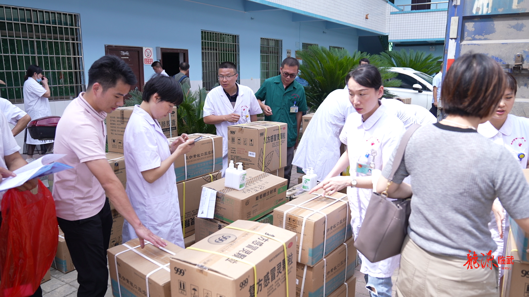 一线直击｜郴州市第一人民医院进驻资兴州门司镇村卫生室开展灾后重建