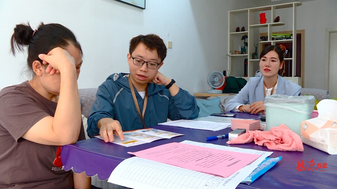 建立人社协理员队伍   打通就业服务“最后一公里”