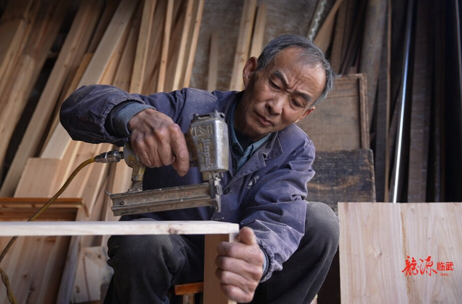 廖红良：匠心不老  木艺长青