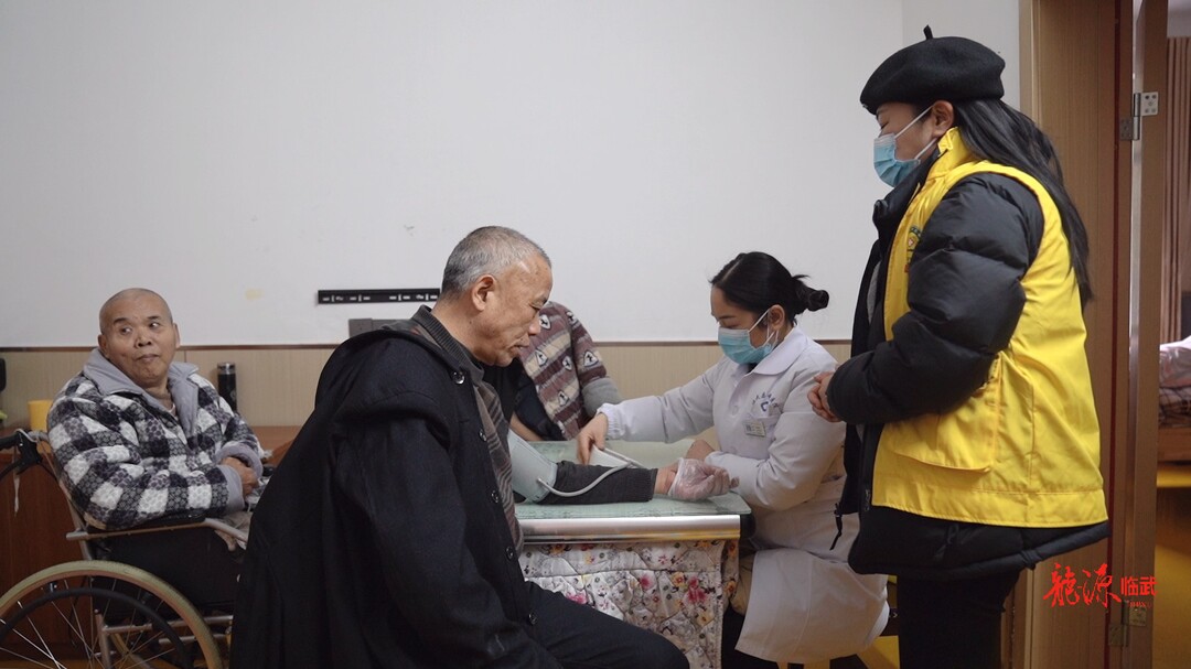日行一善·情满福城 | “学雷锋 献爱心” 志愿服务为老人送温暖