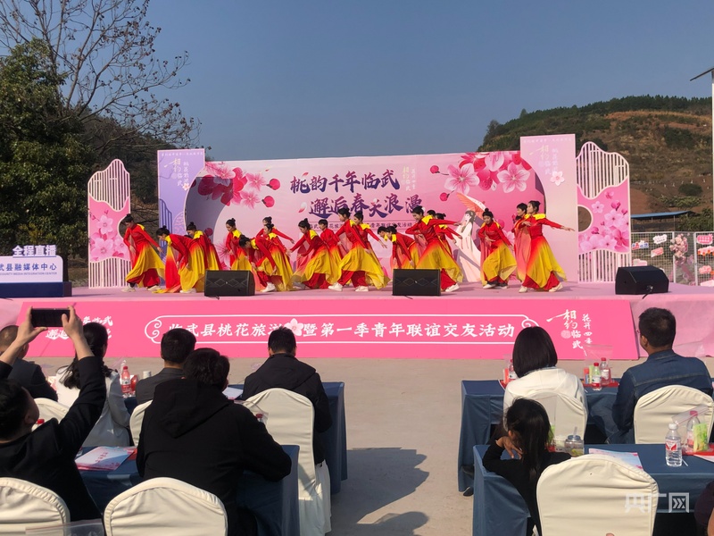 【央广网】千亩桃园见证“三生之约”