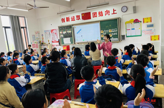临武县八完小：家长“开放日”活动获好评