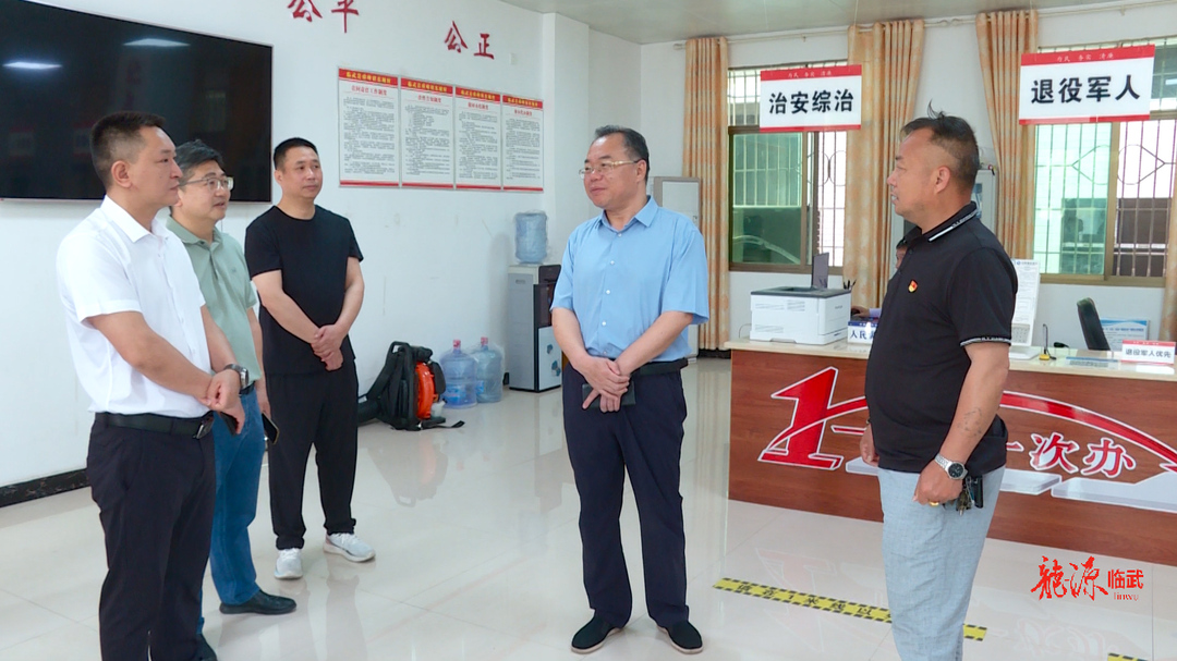 刘杨到舜峰镇调研并召开信访维稳工作专题会议：用心用情做好群众工作