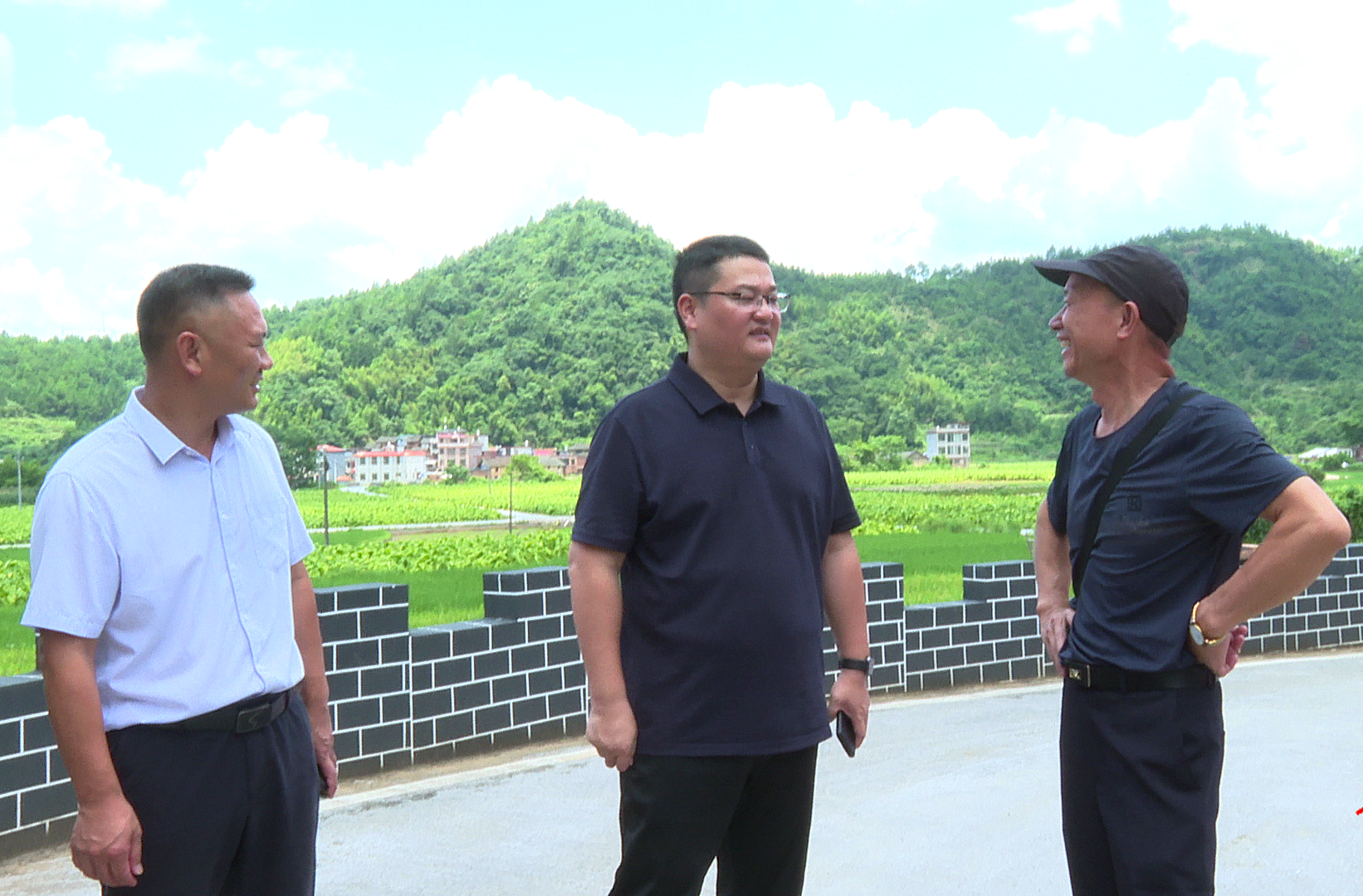 李乐到南强镇两广村调研乡村振兴工作